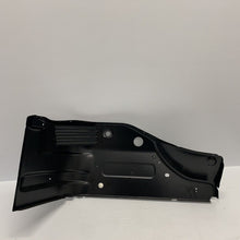 Load image into Gallery viewer, Genuine Volkswagen Amarok 17-22 Wheel housing 2H6805116