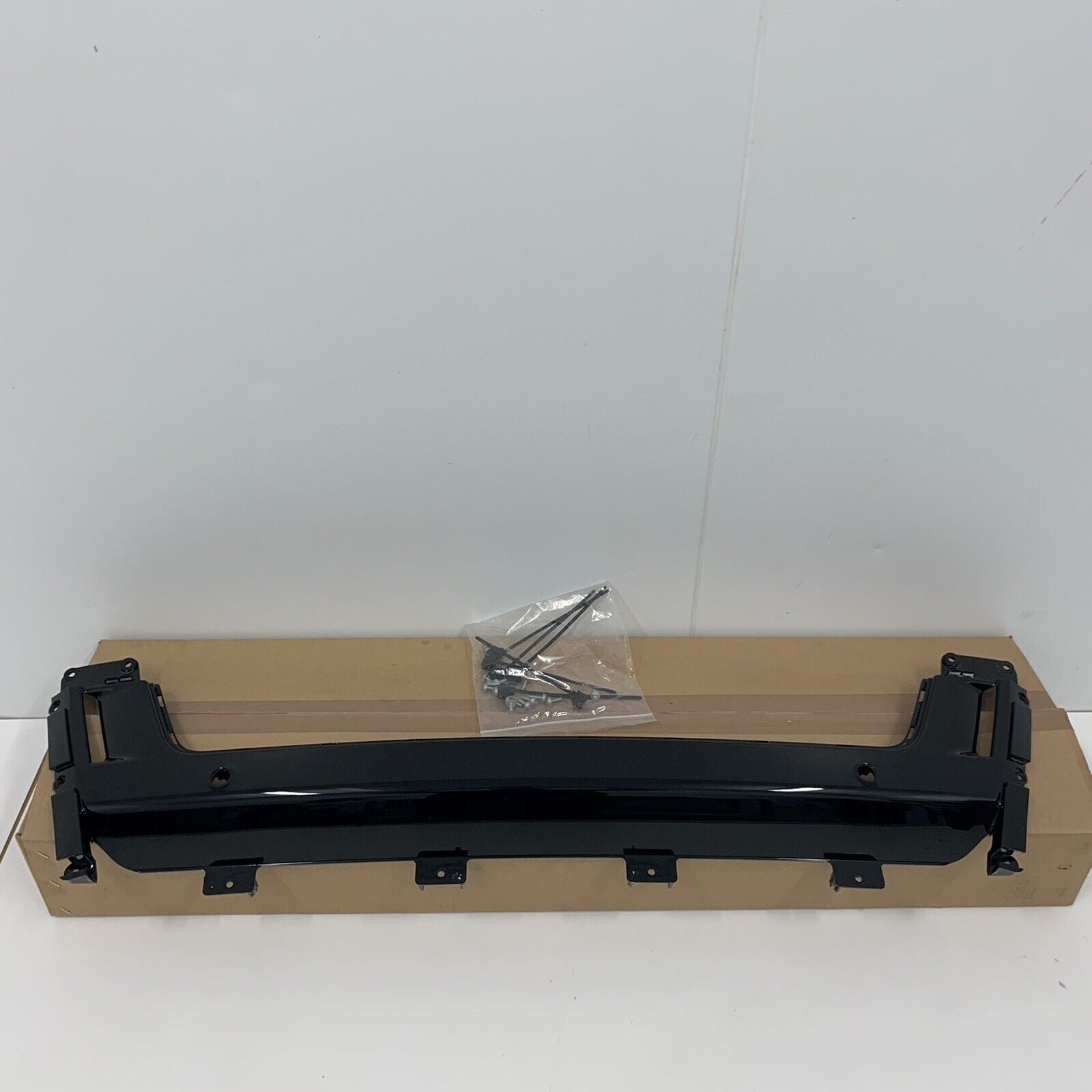 Genuine Land Rover Range Rover 13- Rear Cover vplgb0321 – Genuine  