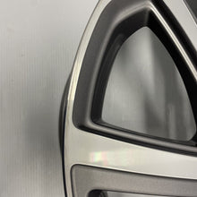 Load image into Gallery viewer, New OEM Land Range Discovery 22" 22x9.5 Alloy Wheel minor marks 2017- VPLRW0117