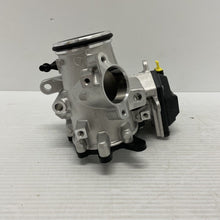 Load image into Gallery viewer, GENUINE Range Rover Evoque Discovery Sport 2.0 Diesel EGR Valve LR077847