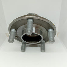 Load image into Gallery viewer, NEW GENUINE LR FREELANDER REAR WHEEL HUB BEARING KIT 2006/2014 - LR001127