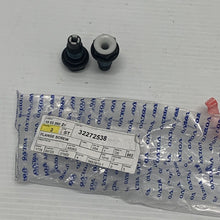 Load image into Gallery viewer, Genuine Flange Screw x2 Seat Frame 3rd Row. 7 Seated 32272538