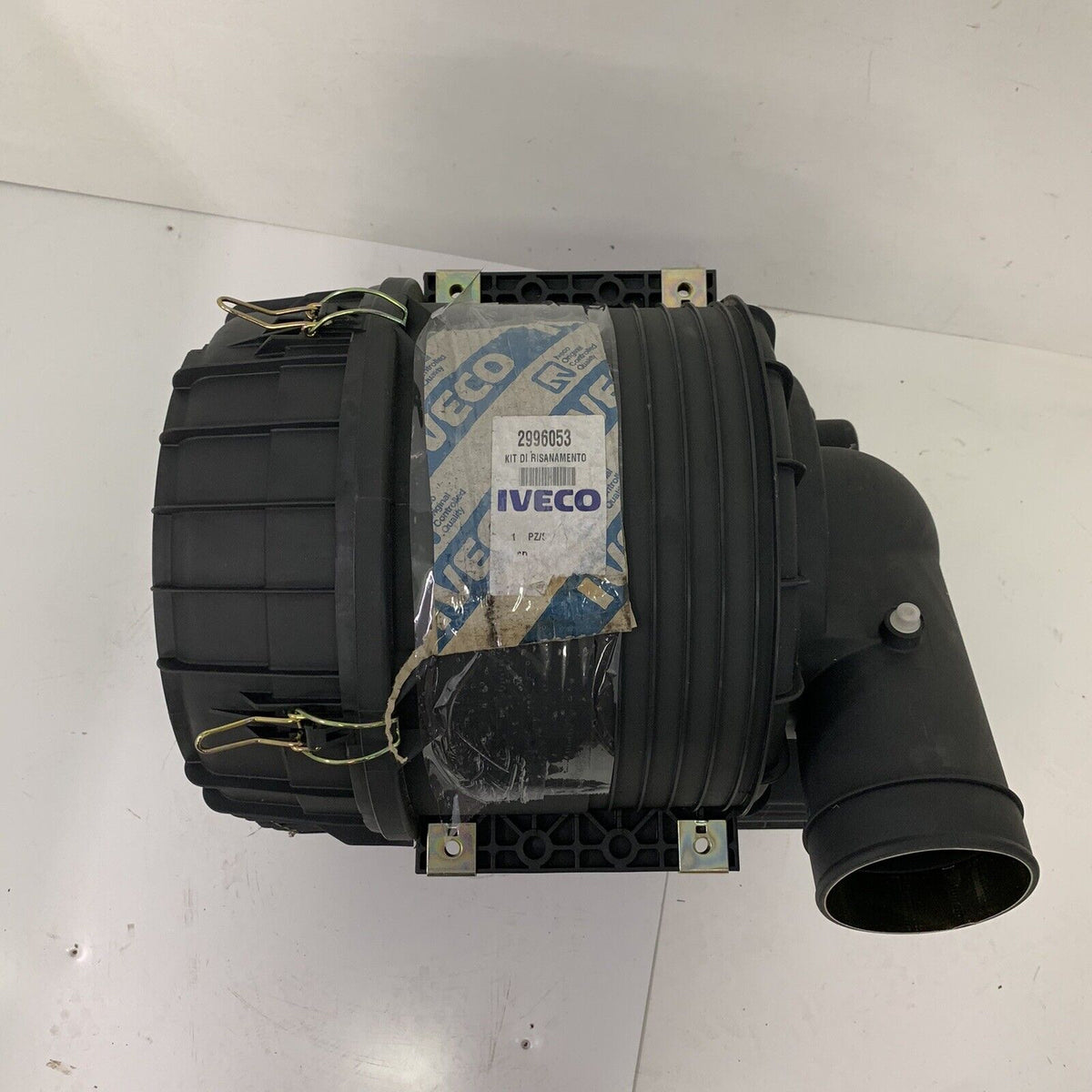 Genuine Iveco air box brand new 2996053 – Genuine Parts Ltd