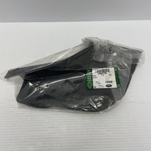 Load image into Gallery viewer, NEW LR RANGE ROVER VELAR L560 REAR LEFT TAILLIGHT TRIM LR092766 GENUINE