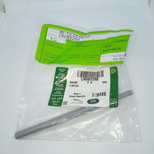 Load image into Gallery viewer, NEW GENUINE LAND ROVER M8X100 + M6X20 BOLT - LR082290