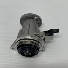Load image into Gallery viewer, Genuine Land Rover Range Rover Water Pump lr089625
