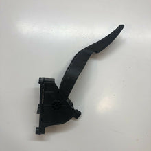 Load image into Gallery viewer, GENUINE NEW Range ROver Inc Sport Sccelerator Throttle Pedal LR062130