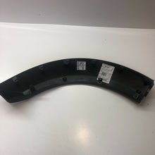 Load image into Gallery viewer, Genuine Land Rover Discovery 3/4 Door Moulding Left Hand Dfk000055pcl