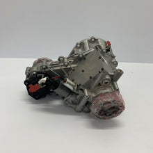 Load image into Gallery viewer, Genuine Land Rover Discovery 5 17- Transfer Case lr142046