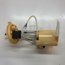 Load image into Gallery viewer, Genuine Land Rover Discovery Sport 2015 Fuel Pump And Sende Unit Lr083491