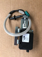 Load image into Gallery viewer, Land Rover Range Rover Sport ( L320 ) Fuel Cap Actuator FSG500013